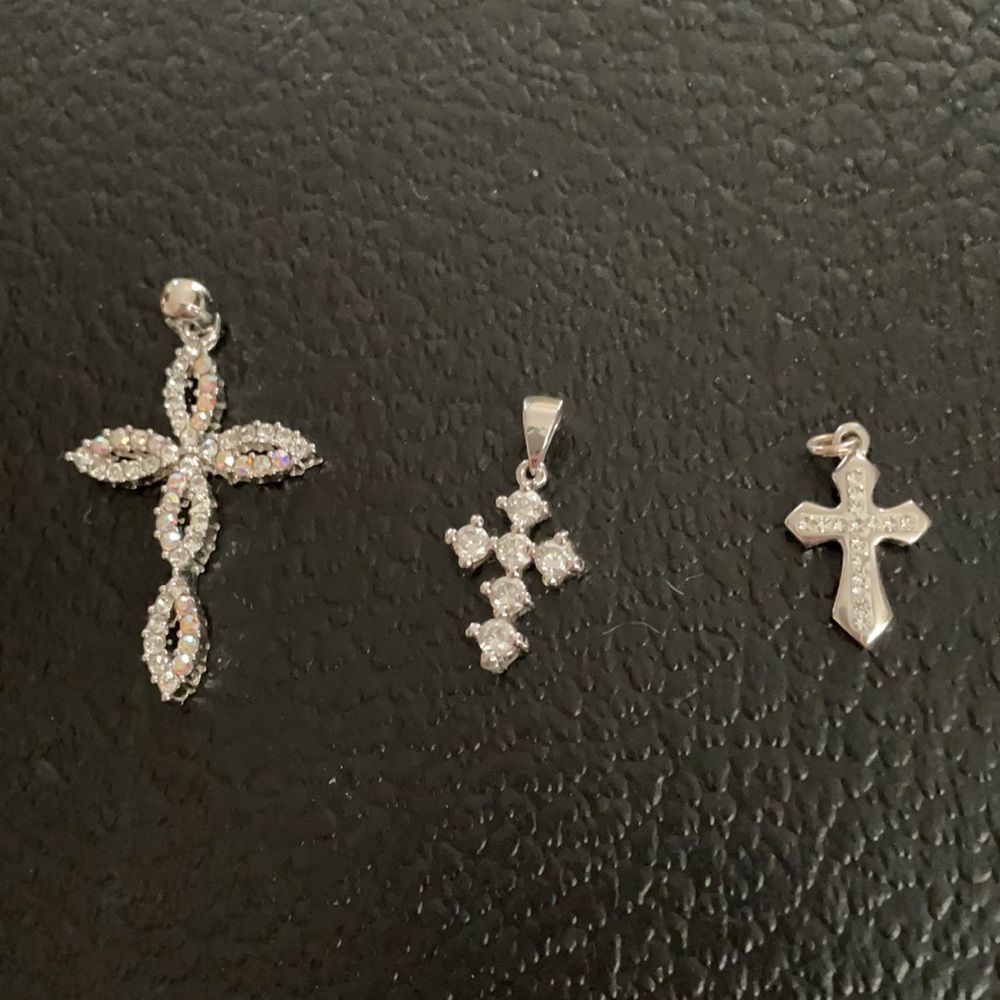 Set of 3 crystal crosses pendent